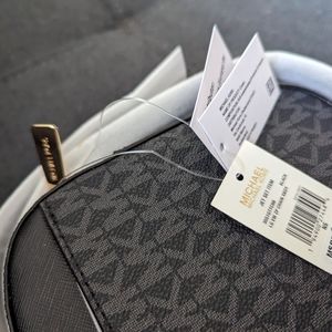 Michael kors  crossbody purse